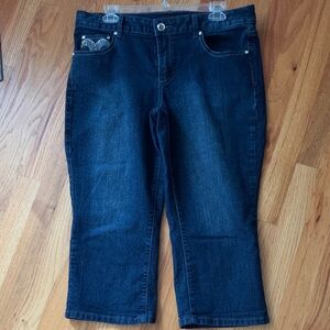 One Zone embellished capris sz 12
